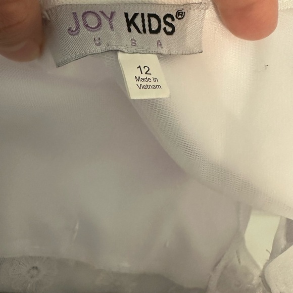 Elegant White Floral Kids Formal Dress - Picture 4 of 16